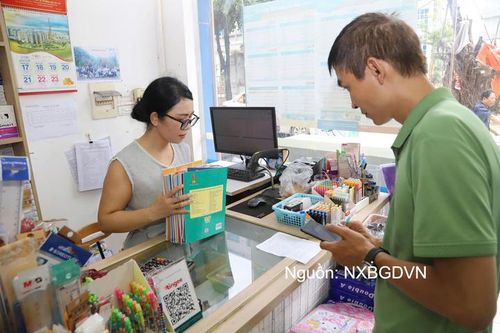 Không để thiếu sách giáo khoa: Bài học và giải pháp - Kỳ 2: Từ kho sách tới cặp học sinh - kinh nghiệm quốc tế