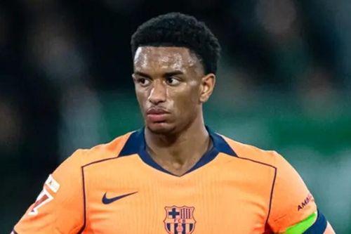 Manchester United đẩy mạnh thương vụ chiêu mộ hậu vệ Alejandro Balde từ câu lạc bộ Barcelona