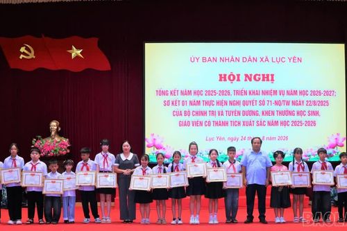 Lục Yên khen thưởng 111 giáo viên và học sinh có thành tích xuất sắc