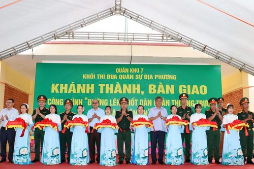 Khánh thành công trình Đường lên Chốt Dân quân thường trực xã Thuận An