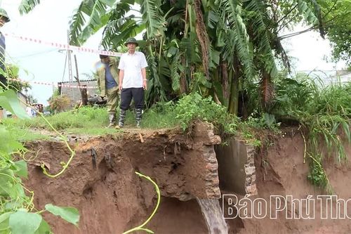 Mưa lớn kéo dài gây sạt lở nghiêm trọng trên địa bàn xã Tu Vũ