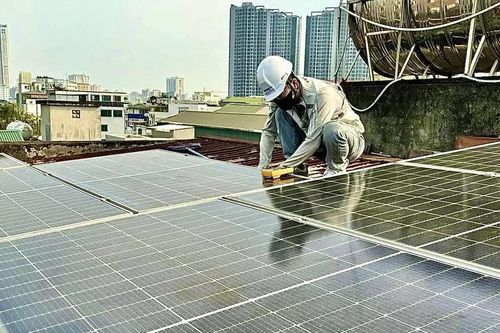 Hà Nội đề xuất hỗ trợ người dân lắp điện mặt trời mái nhà, tối đa 6 triệu đồng/hộ