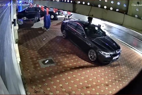 Dùng xe cải tiến trộm 4 mâm lốp BMW