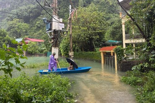 Phục Hòa mưa lớn gây ngập úng, chia cắt một số khu vực