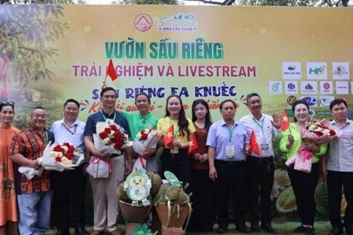 Bí thư Đảng ủy xã Ea Knuếc tham gia 'chốt' đơn sầu riêng tại phiên livestream