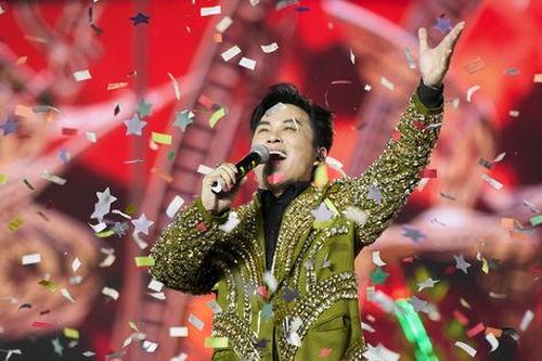 Ca sĩ Tùng Dương biểu diễn tại chung kết ASEAN Cup 2026