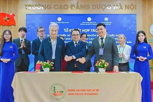Kết nối sinh viên ngành điều dưỡng Việt Nam với thị trường lao động quốc tế