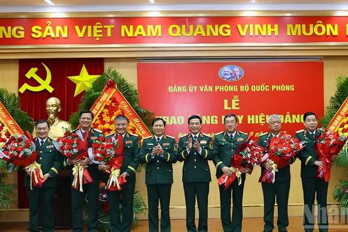 Nguyện đem hết sức lực, trí tuệ phục vụ sự nghiệp cách mạng của Đảng, của Quân đội