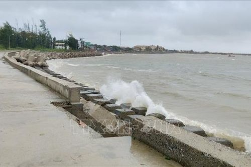 Bão số 4 đổi hướng Đông Nam, trên khu vực Nam vịnh Bắc Bộ
