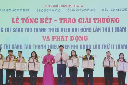Gia Lai: Nhiều sáng kiến của học sinh ứng dụng AI vào y tế, phòng chống thiên tai