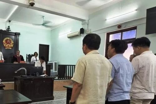 Cựu Phó Viện trưởng VKSND và cựu Thẩm phán tại TP Huế lãnh án tù vì nhận hối lộ