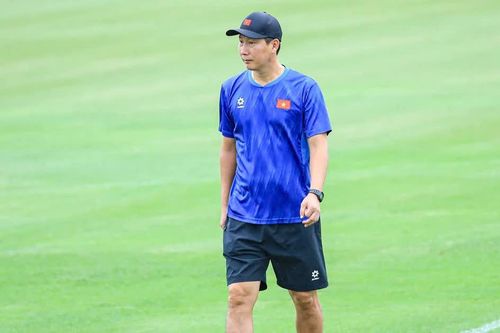 Ông Kim Sang-sik: Rất nhiều người nhắn tôi hỏi vé bóng đá