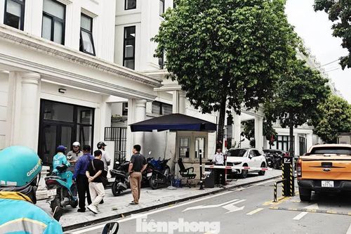 Chủ tịch Hà Nội chỉ đạo làm rõ vụ bảo vệ đánh shipper ở khu đô thị Louis Hoàng Mai