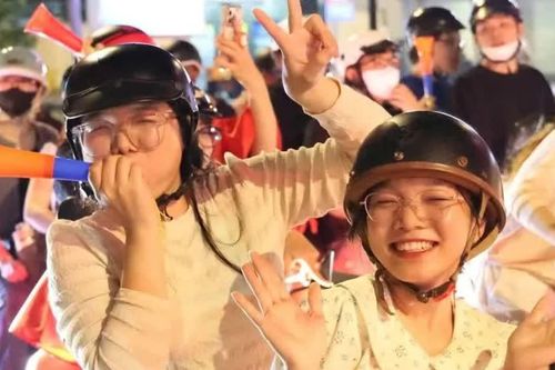 'Đi bão', người trẻ thể hiện tình yêu bóng đá, yêu nước thế nào cho văn minh?