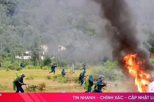 Dân quân phường Nam Hồng Lĩnh thực binh đánh địch đổ bộ đường không