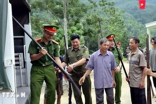 Tuyên Quang: Mỗi khẩu súng tự chế được giao nộp, thêm một nguy cơ được loại bỏ