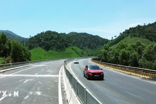 Dự án mở rộng cao tốc La Sơn-Hòa Liên tăng tốc về đích đúng hạn