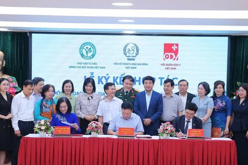 Phối hợp cung cấp các dịch vụ chăm sóc sức khỏe về dân số và phát triển