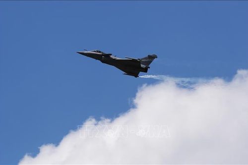 Chiến đấu cơ J-16 của Trung Quốc lần đầu 'đọ sức' với tiêm kích Rafale của Pháp trong diễn tập