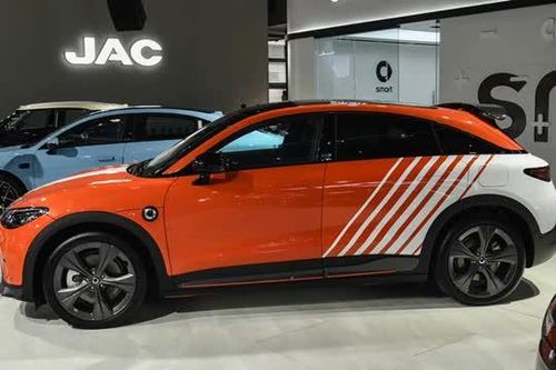 Xe SUV thể thao công suất 428 mã lực, giá hơn 800 triệu đồng