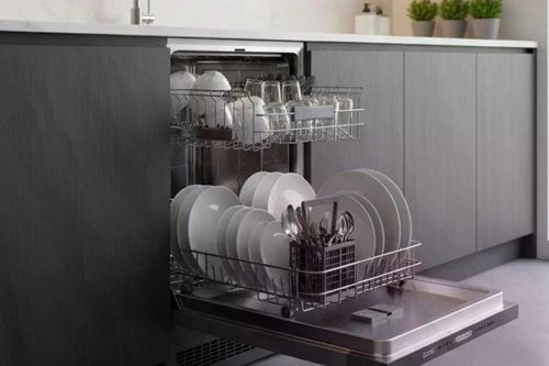 Bát đĩa chưa sạch, đừng vội đổ lỗi cho máy rửa bát