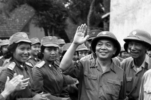 Đại tướng Võ Nguyên Giáp - trí tuệ, dân chủ và nghệ thuật quy tụ sức mạnh
