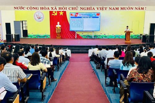 Gần 1.000 cán bộ, giáo viên Đà Nẵng được tuyên truyền về biển, đảo