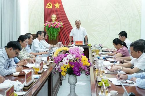 Phó Bí thư Thường trực Tỉnh ủy Rah Lan Chung làm việc với Ban Thường vụ Đảng ủy phường Quy Nhơn Tây