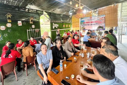 Mặt trận xã Bắc Khánh Vĩnh ra mắt mô hình “Bàn trà Mặt trận - Lắng nghe để gắn kết”