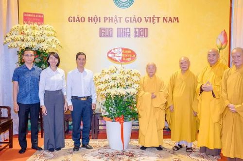 Đoàn Công an TP.HCM thăm chư vị giáo phẩm Giáo hội và Ban Trị sự TP.HCM nhân mùa Vu lan - Báo hiếu