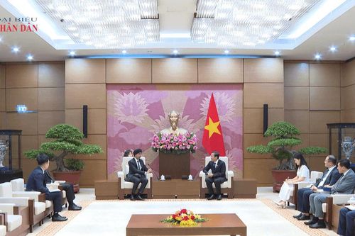 Đẩy mạnh hợp tác kinh tế, tài chính và pháp luật với Singapore