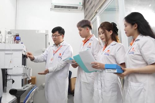 Chọn trường: Đừng chỉ nhìn điểm chuẩn