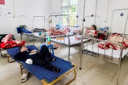 Gần 80 người nhập viện nghi ngộ độc sau khi ăn bánh mì