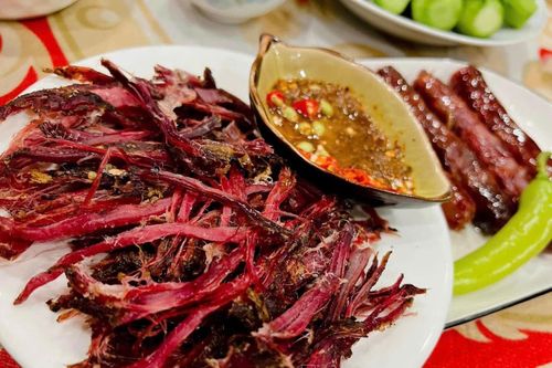 Lưu ý quan trọng khi ăn thịt gác bếp