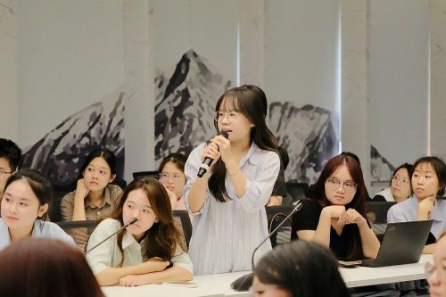 AI càng phát triển, giới trẻ càng cần kỹ năng kiểm chứng thông tin