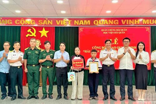 Học viện Hải quân nhận đỡ đầu con ngư dân có hoàn cảnh khó khăn