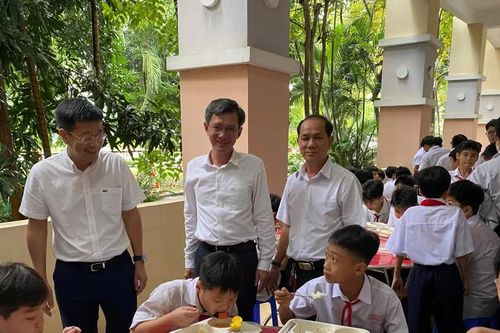 Số hóa suất ăn bán trú, tăng giám sát an toàn thực phẩm