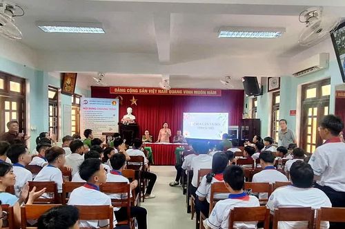 'Đồng hành cùng em' hỗ trợ học sinh cần quan tâm đặc biệt tại TP Huế