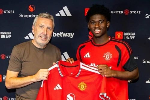 MU công bố tân binh Carlos Baleba: Mảnh ghép hoàn hảo cho HLV Michael Carrick