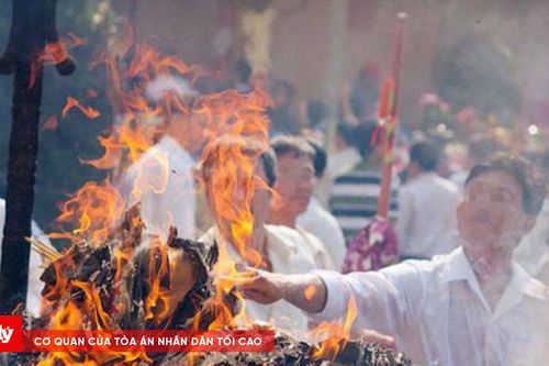 Nhiều hệ lụy đốt nhiều vàng mã dịp Rằm tháng Bảy