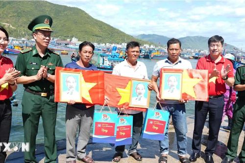 Khi lòng yêu nước được thể hiện bằng hành động của người trẻ