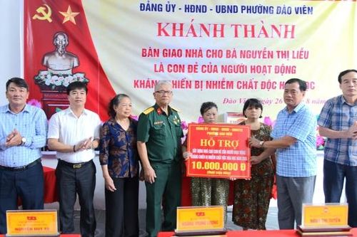 Phường Đào Viên bàn giao nhà cho con người hoạt động kháng chiến bị nhiễm chất độc hóa học