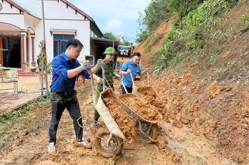 Bắc Ninh: Kịp thời xử lý sự cố phát sinh, giúp người dân ổn định đời sống sau mưa lũ