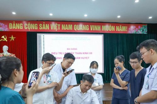 Bệnh viện Y học cổ truyền Đà Nẵng tiếp nhận kỹ thuật xoa bóp bấm huyệt nâng cao