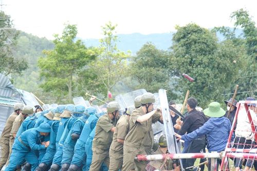 Vận dụng nghệ thuật cụm làng, xã chiến đấu vào diễn tập phòng thủ