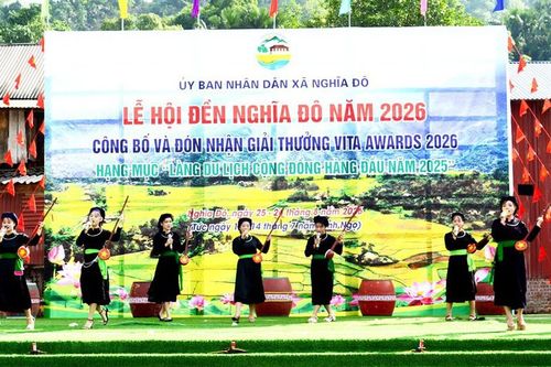 Tưng bừng khai hội đền Nghĩa Đô
