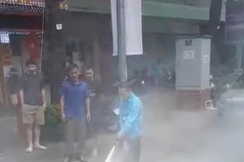 Hành động đẹp của hai nhân viên xe buýt