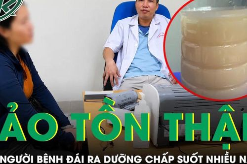 Người phụ nữ 40 tuổi đái ra dưỡng chấp suốt nhiều năm