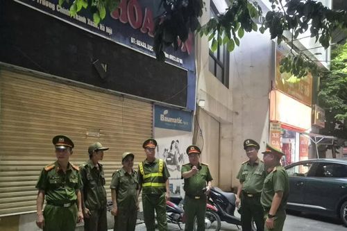 Xử lý 2 trường hợp đốt pháo sáng sau trận chung kết Việt Nam - Thái Lan