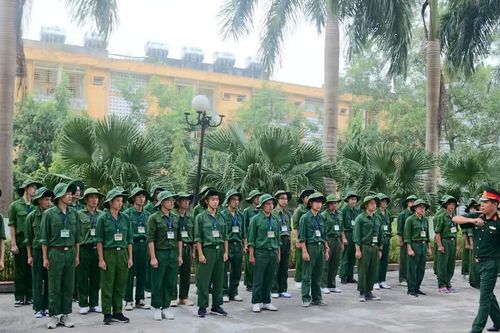Sĩ quan quân đội được trợ cấp 5 tháng tiền lương cho mỗi năm nghỉ hưu trước hạn tuổi
